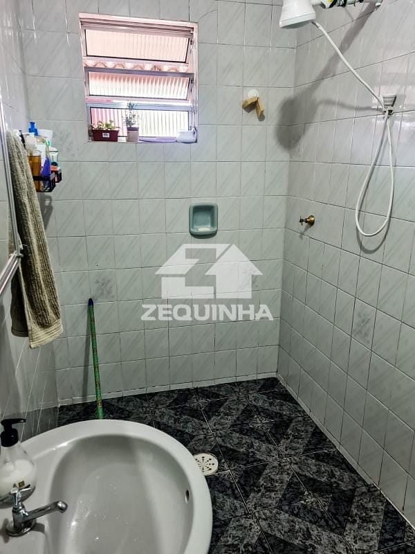 Casa à venda com 2 quartos, 71m² - Foto 11