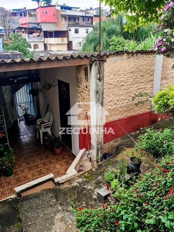 Casa à venda com 2 quartos, 71m² - Foto 12