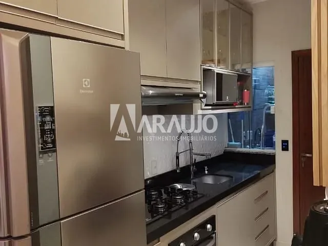 Casa com 100m² 2 quartos e 1 banheiro, à venda, no bairro Espinheiros em Itajaí