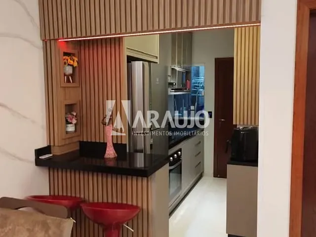 Casa com 100m² 2 quartos e 1 banheiro, à venda, no bairro Espinheiros em Itajaí