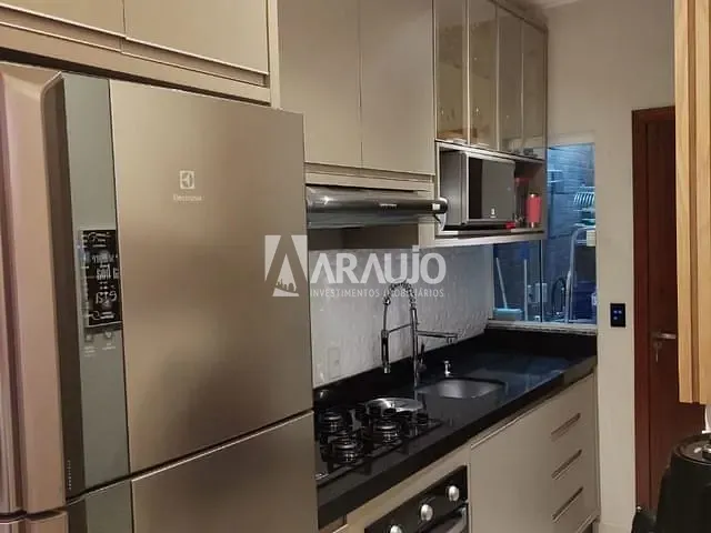 Casa com 100m² 2 quartos e 1 banheiro, à venda, no bairro Espinheiros em Itajaí