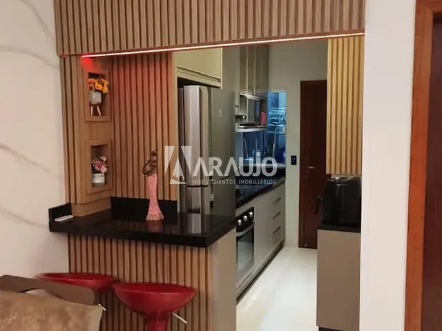 Casa com 100m² 2 quartos e 1 banheiro, à venda, no bairro Espinheiros em Itajaí