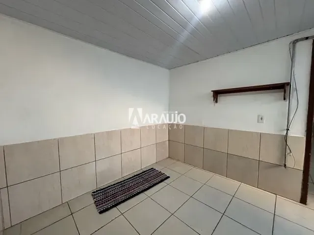 Casa 2 quartos e 1 banheiro, para alugar, no bairro Murta em Itajaí