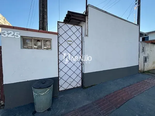 Casa 2 quartos e 1 banheiro, para alugar, no bairro Murta em Itajaí