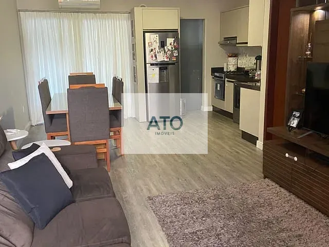 Casa 2 quartos e 1 banheiro, à venda, no bairro Centro em Tijucas