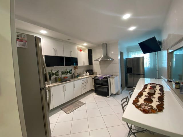 Casa com 308m² 5 quartos e 7 banheiros, à venda, no bairro Vila Valqueire em Rio de Janeiro