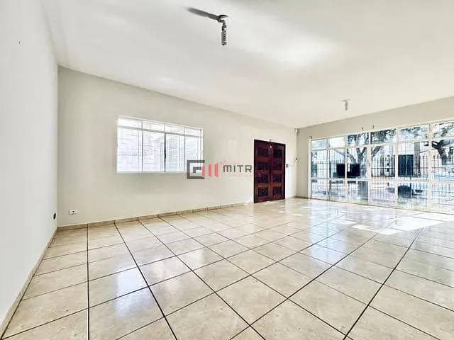Casa à venda, no bairro Centro em Londrina