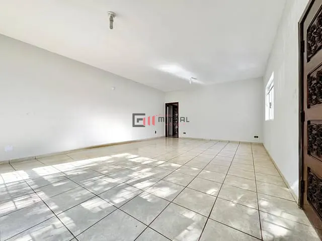 Casa à venda, no bairro Centro em Londrina