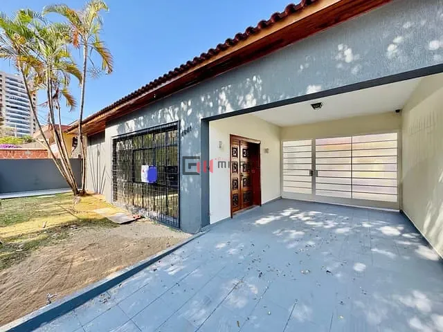 Casa à venda, no bairro Centro em Londrina