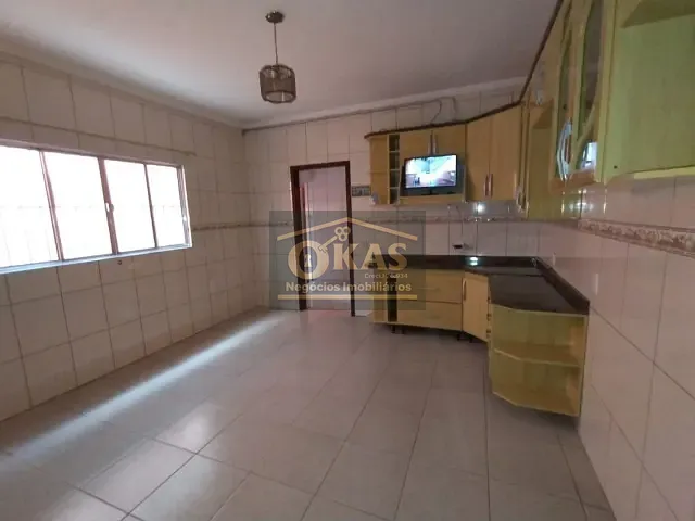 Casa com 250m² 3 quartos e 3 banheiros, à venda, no bairro Jardim Caiubi em Itaquaquecetuba