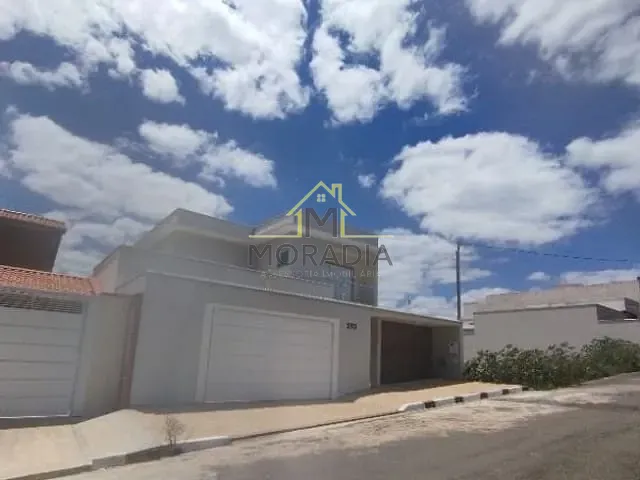 Casa 2 quartos e 3 banheiros, à venda, no bairro Nova Floresta IV em Guaxupé