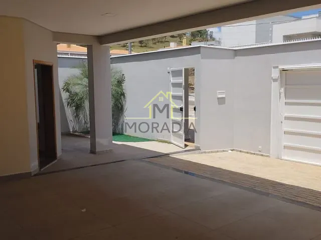 Casa 2 quartos e 3 banheiros, à venda, no bairro Nova Floresta IV em Guaxupé