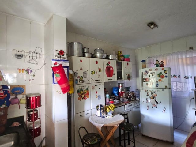 Casa 2 quartos e 1 banheiro, à venda, no bairro Primeiro de Maio em Belo Horizonte