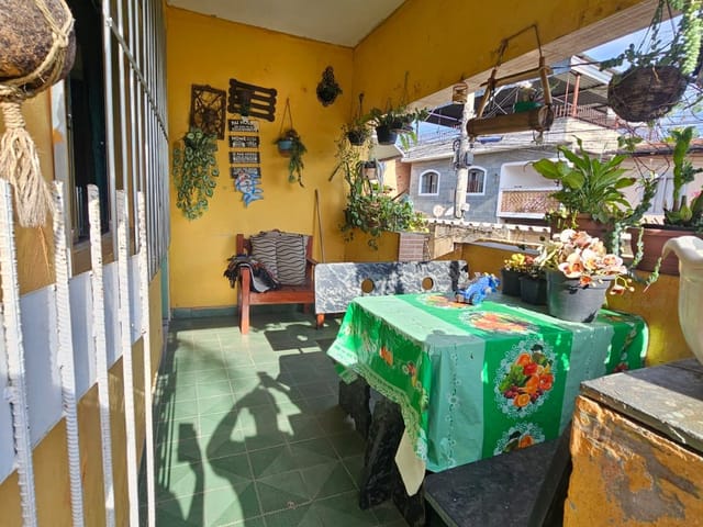Casa 2 quartos e 1 banheiro, à venda, no bairro Primeiro de Maio em Belo Horizonte
