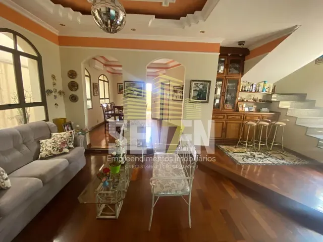 Casa com 224m² 4 quartos e 4 banheiros, à venda, no bairro Jardim América em Bauru