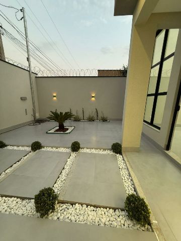Casa 3 quartos e 5 banheiros, à venda, no bairro Jardim Vila Boa em Goiânia
