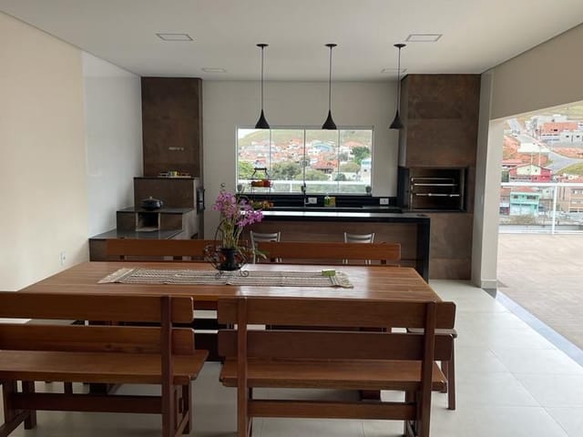 Casa com 516m² 3 quartos e 7 banheiros, à venda, no bairro Centro em Extrema