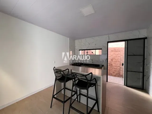 Casa 1 quarto e 1 banheiro, para alugar, no bairro Centro em Itajaí