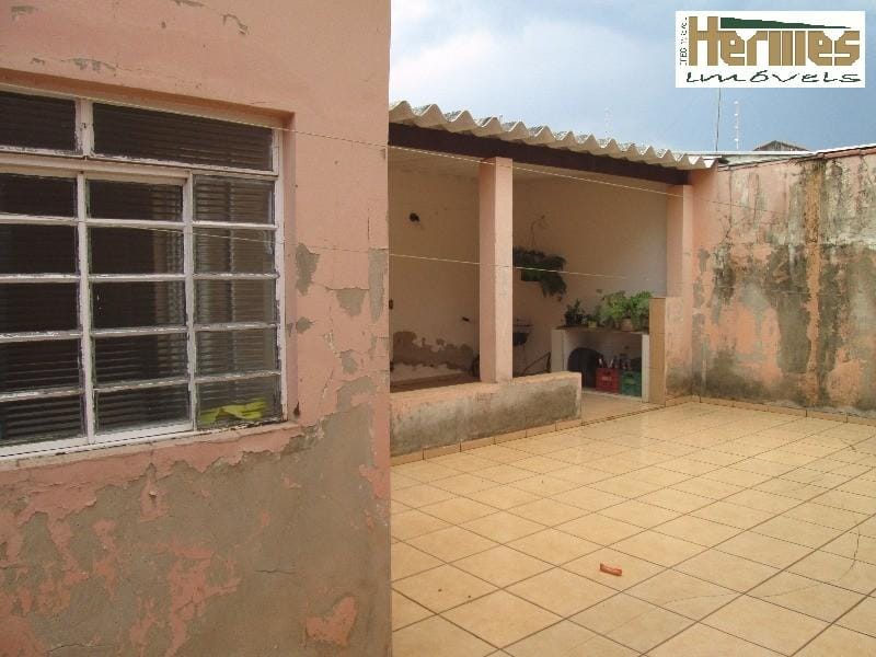 Casa, 4 quartos, 330 m² - Foto 2