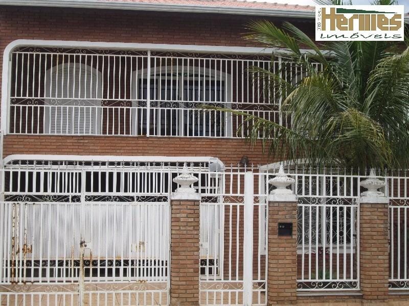 Casa, 4 quartos, 330 m² - Foto 1