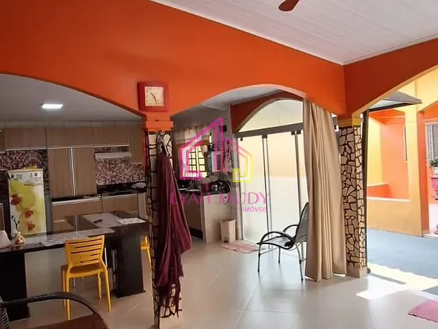 Casa com 360m² 4 quartos e 3 banheiros, à venda, no bairro Altos do Coxipó em Cuiabá