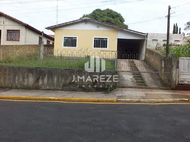 Casa com 390m² 3 quartos e 1 banheiro, à venda ou para alugar, no bairro Jardim São Pedro em Apucarana
