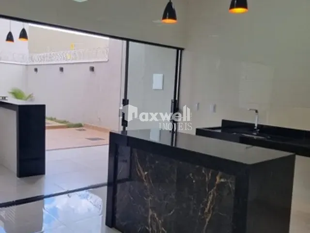 Casa com 260m² 3 quartos e 4 banheiros, à venda, no bairro Setor Serra Dourada - 3ª Etapa em Aparecida de Goiânia