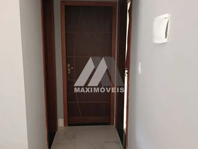 Casa 2 quartos e 1 banheiro, para alugar, no bairro São Francisco em Araçuaí