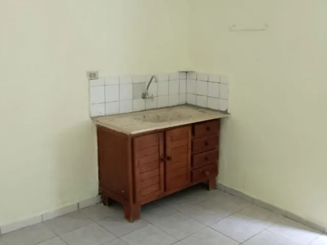 Casa com 28m² 1 quarto e 1 banheiro, para alugar, no bairro Jardim Neide em São Paulo