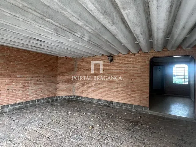 Casa com 300m² 3 quartos e 2 banheiros, à venda ou para alugar, no bairro Jardim Nova Bragança em Bragança Paulista