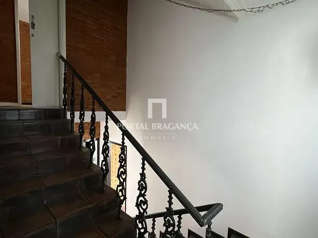 Casa com 300m² 3 quartos e 2 banheiros, à venda ou para alugar, no bairro Jardim Nova Bragança em Bragança Paulista