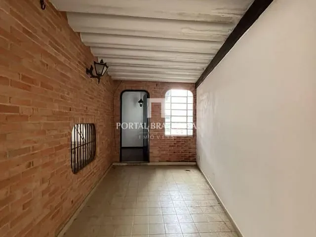 Casa com 300m² 3 quartos e 2 banheiros, à venda ou para alugar, no bairro Jardim Nova Bragança em Bragança Paulista