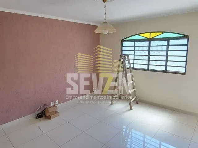 Casa com 200m² 2 quartos e 2 banheiros, à venda, no bairro Vila Seabra em Bauru
