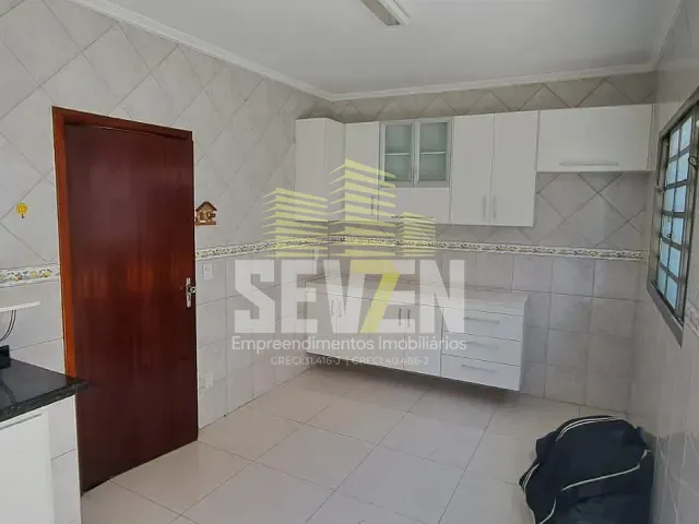 Casa com 200m² 2 quartos e 2 banheiros, à venda, no bairro Vila Seabra em Bauru