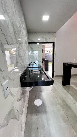 Casa com 180m² 3 quartos e 5 banheiros, à venda, no bairro Jardim Nova Era em Aparecida de Goiânia