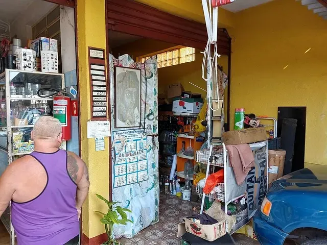 Casa com 350m² 2 quartos e 4 banheiros, à venda, no bairro Parque Santo Antonio em Jacareí