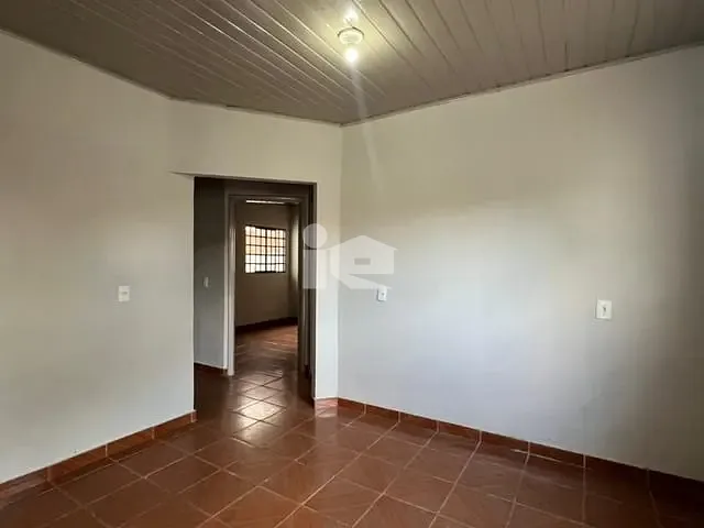 Casa com 160m² 3 quartos e 1 banheiro, à venda, no bairro Jardim Monte Carlo em Rolândia