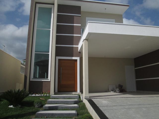 Casa com 250m² 4 quartos e 2 banheiros, para alugar, no bairro Urbanova em São José dos Campos