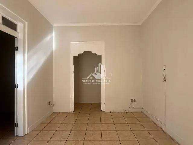 Casa 6 quartos e 1 banheiro, para alugar, no bairro Centro em Pederneiras