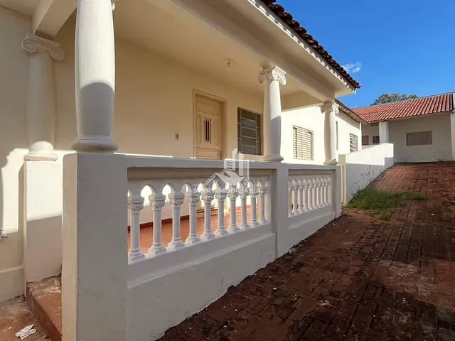 Casa 6 quartos e 1 banheiro, para alugar, no bairro Centro em Pederneiras