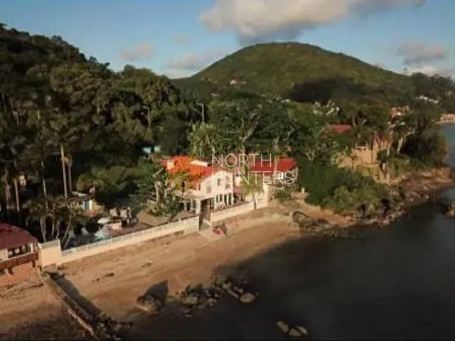 Casa com 778m² 6 quartos e 7 banheiros, à venda, no bairro Sambaqui em Florianópolis