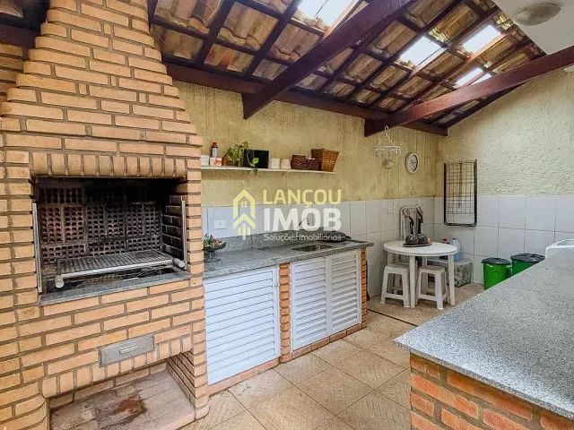 Casa 3 quartos e 4 banheiros, à venda, no bairro Jardim Ermida II em Jundiaí