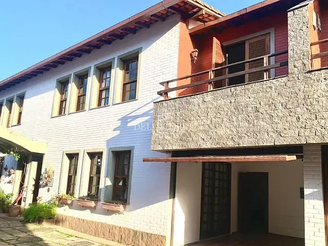 Casa com 124m² 3 quartos e 4 banheiros, à venda, no bairro Alto em Teresópolis