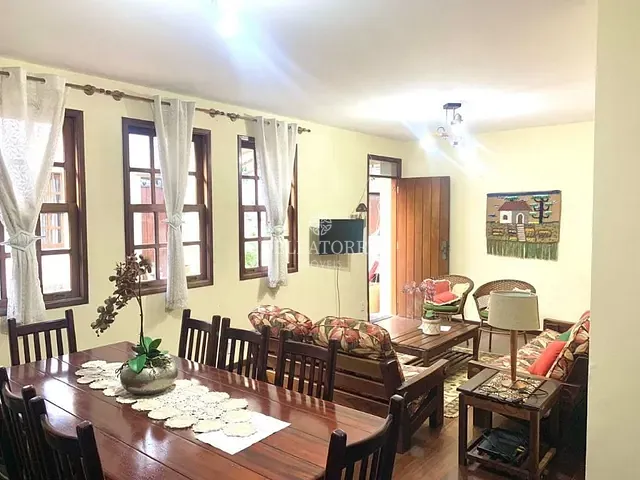 Casa com 124m² 3 quartos e 4 banheiros, à venda, no bairro Alto em Teresópolis