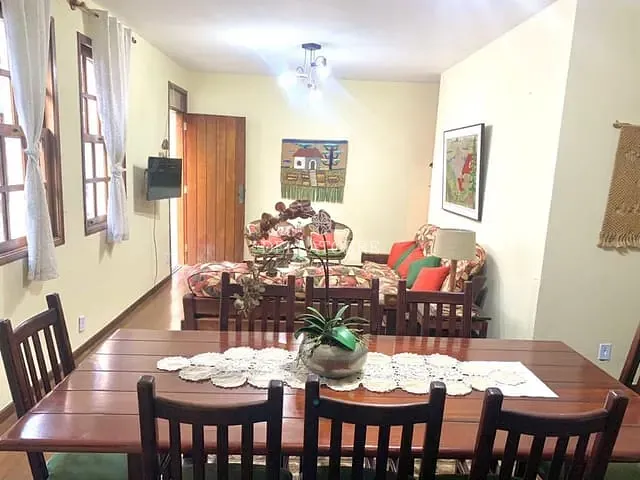 Casa com 124m² 3 quartos e 4 banheiros, à venda, no bairro Alto em Teresópolis