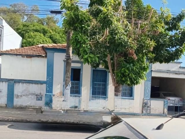 Casa 3 quartos e 1 banheiro, à venda, no bairro Centro em Arcos