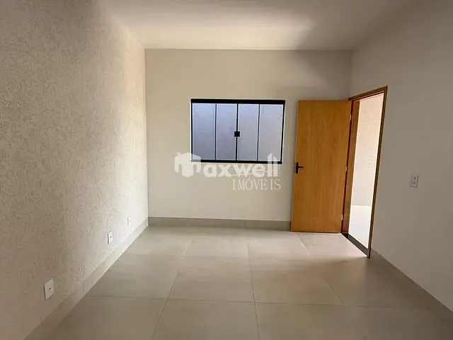 Casa com 180m² 3 quartos e 2 banheiros, à venda, no bairro Residencial Village Garavelo - 2ª Etapa em Aparecida de Goiânia