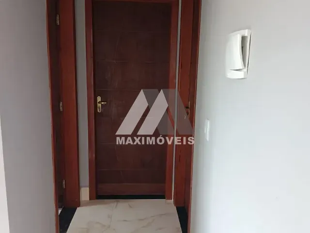 Casa 2 quartos e 1 banheiro, para alugar, no bairro São Francisco em Araçuaí