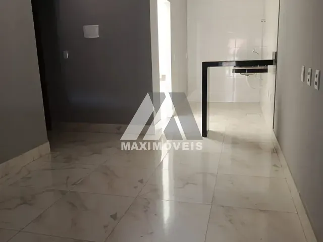 Casa 2 quartos e 1 banheiro, para alugar, no bairro São Francisco em Araçuaí
