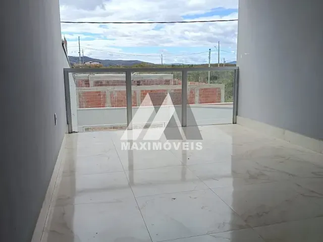 Casa 2 quartos e 1 banheiro, para alugar, no bairro São Francisco em Araçuaí